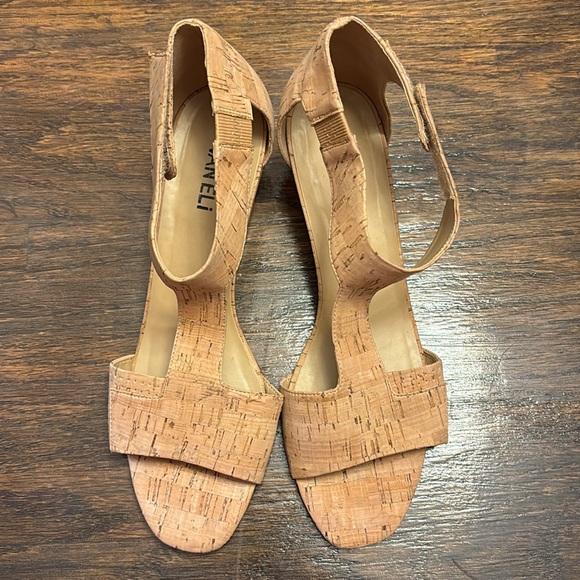 VANELi Sandals, cork upper size 9.5N - Picture 3 of 9